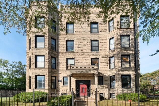 4060 S Ellis Ave Unit 1S