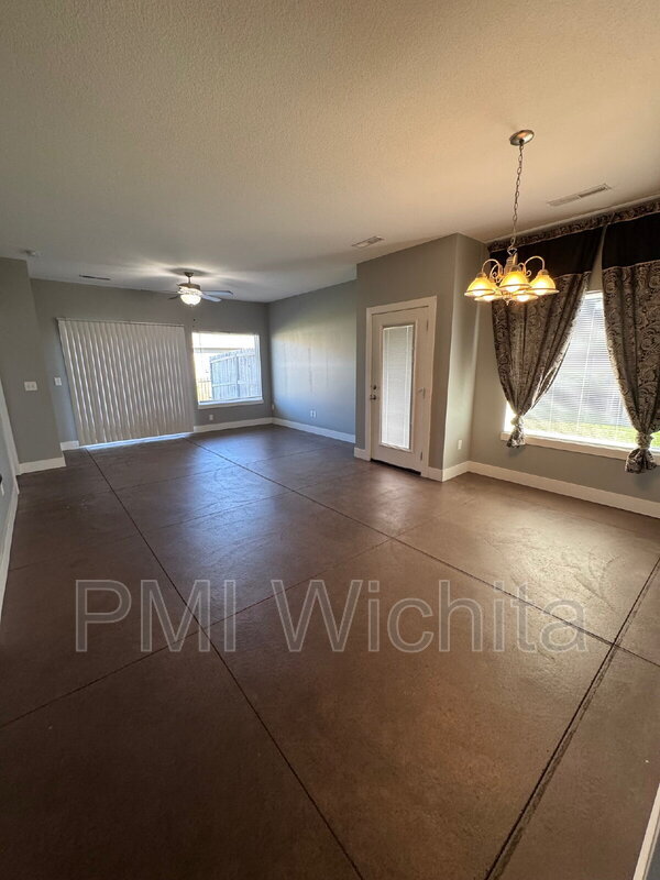 Photo - 5542 N Edwards