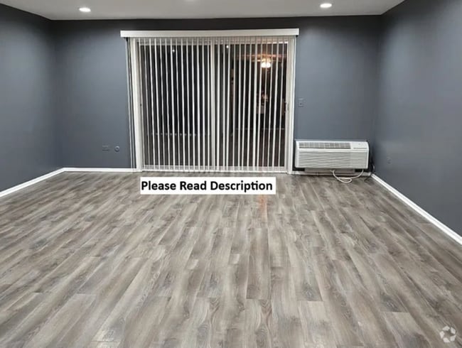Building Photo - 19 E Palatine Rd Unit 2B Rental