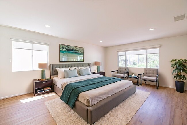 Photo - 25755 Hood Way