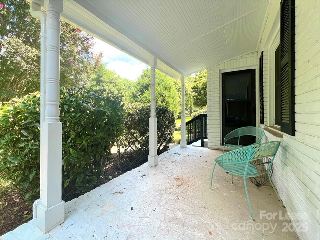 Photo - 3108 Barnhill Dr