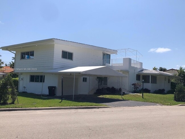 Photo - 9257 Bay Dr House