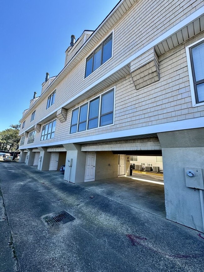 Photo - LYNNHAVEN SHORES - Starfish Condo