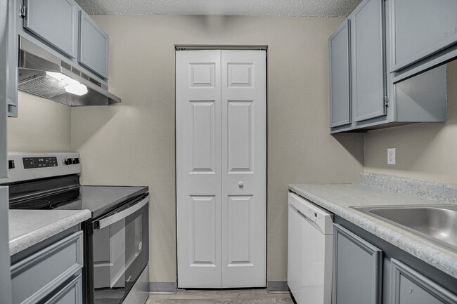 Lynmarie Apartments