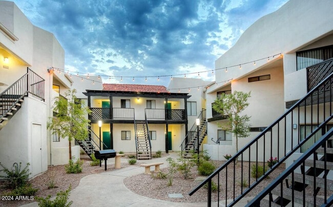 Building Photo - 1820 E Bell De Mar Dr Unit B8