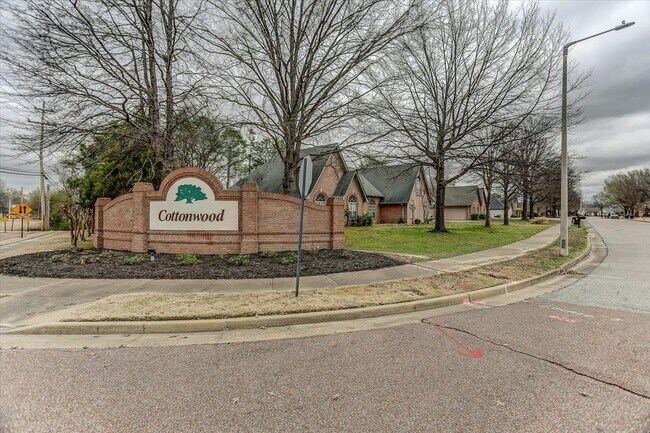 Photo - 160 Cottonwood Dr
