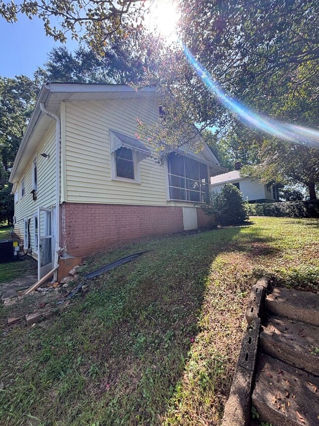 Photo - 515 Beverly Rd