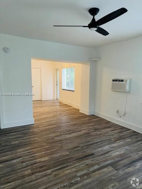 Building Photo - 1553 Jefferson Ave Unit 1 Rental