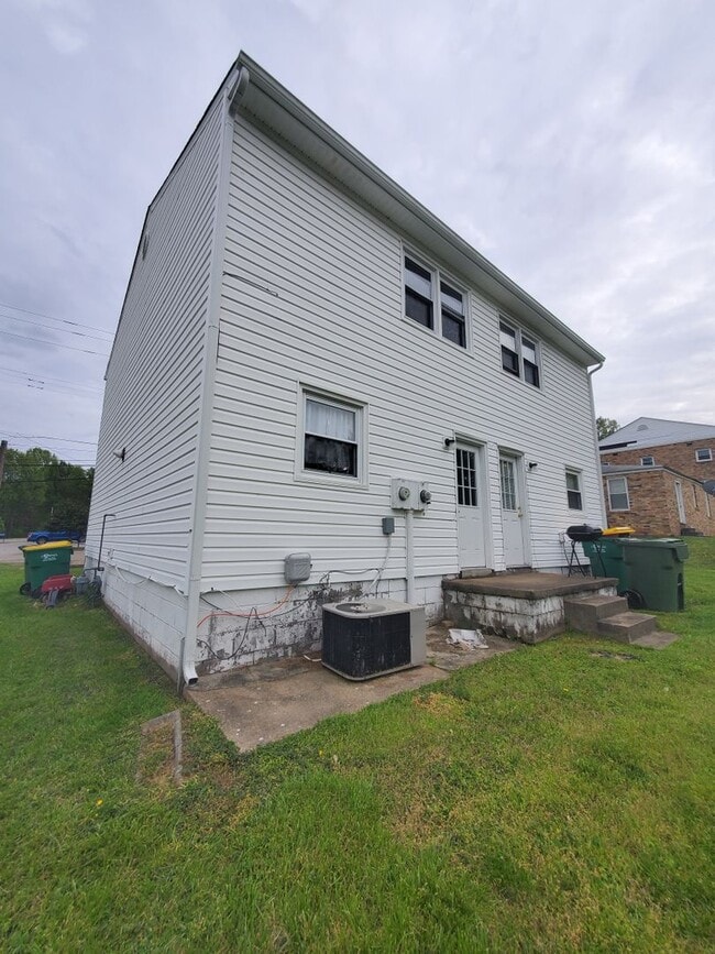 Photo - 2305 Poplar St Unit Poplar B