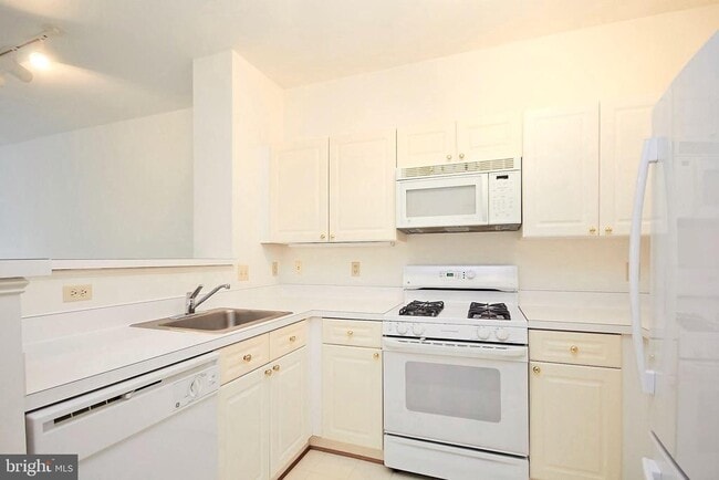Photo - 1625 International Dr Unit 307