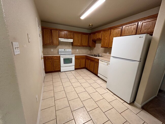 Photo - 1908 Charleston Ct Unidad B