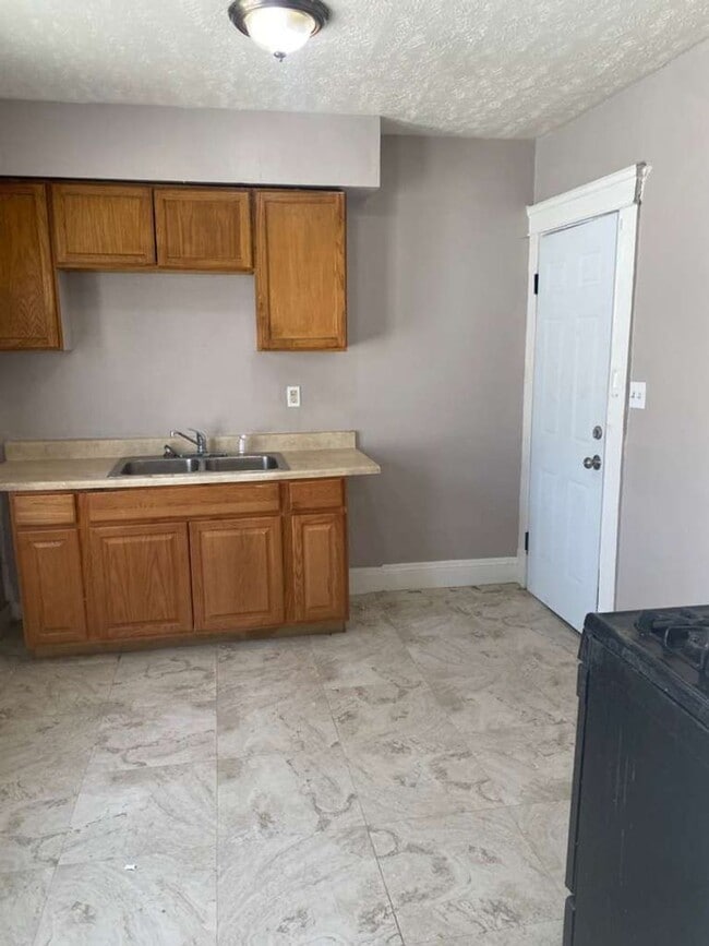 Photo - 10012 Manor Ave Unit Up