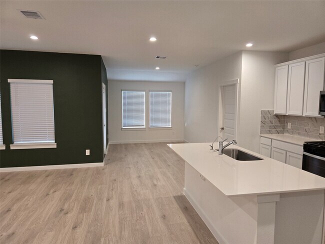 Photo - 31710 Carlisle Cv Ct