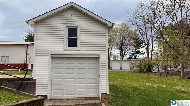 Photo - 3241 Freemansburg Ave