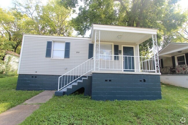 Building Photo - New on the Market and Newly Renovated! Rental