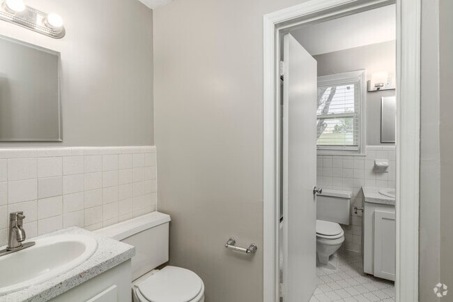 Linville Falls (Townhouse Style) 3BR, 1.5BA - 1,320SF - Bathroom