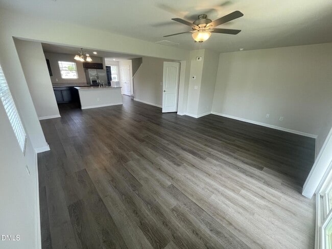 Photo - 1100 Peony Ln