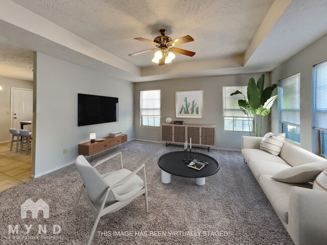 Photo - 615 S Mahn Ave