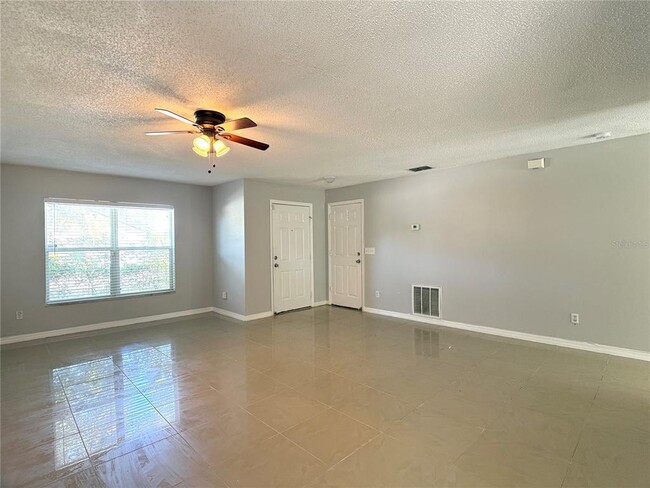 Photo - 781 Palmera St