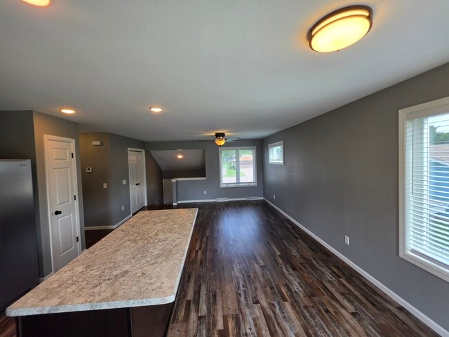 Photo - 2721 Kellogg Ave