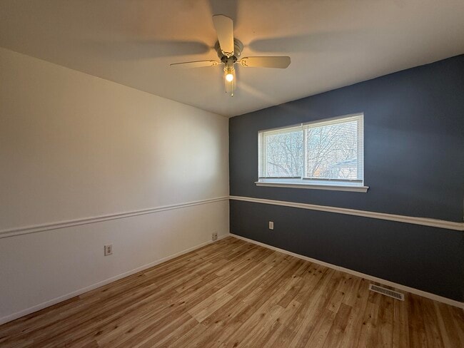 Photo - 4052 Burton St