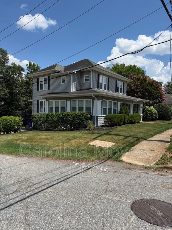 112 Lavinia Ave