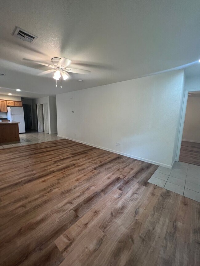 Photo - 304 S. Elm Duplex Unit 304 S. Elm Apt. A