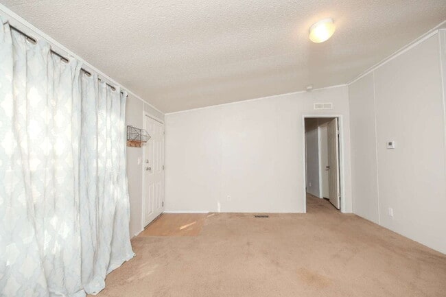 Photo - 1483 Kemp Rd