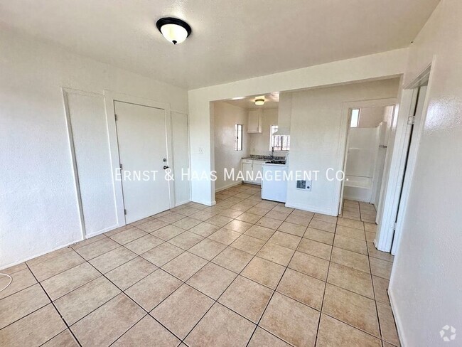 Building Photo - 1823 E 11th St Rental