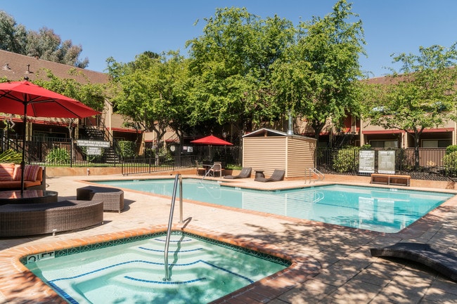 Woodchase Apartments