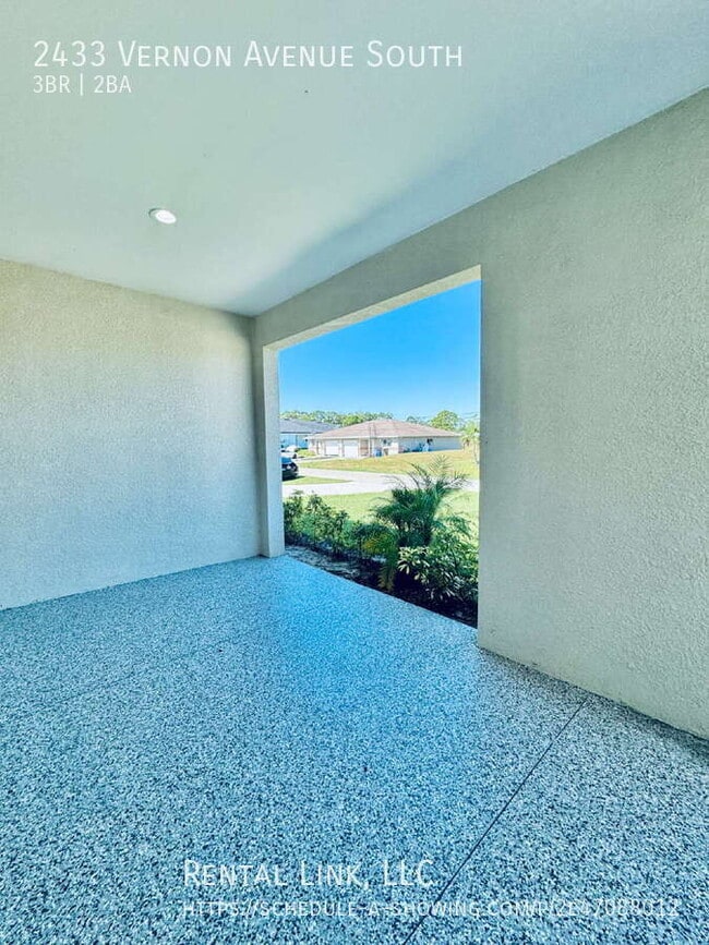 Photo - 2433 Vernon Ave S