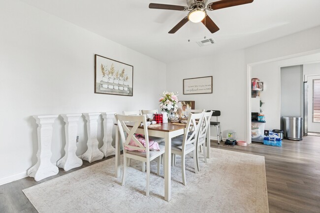 Photo - 6805 Merle St