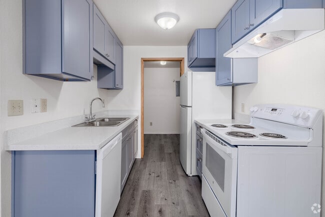 2BR, 1BA - 750SF - Kitchen - Community Terrace