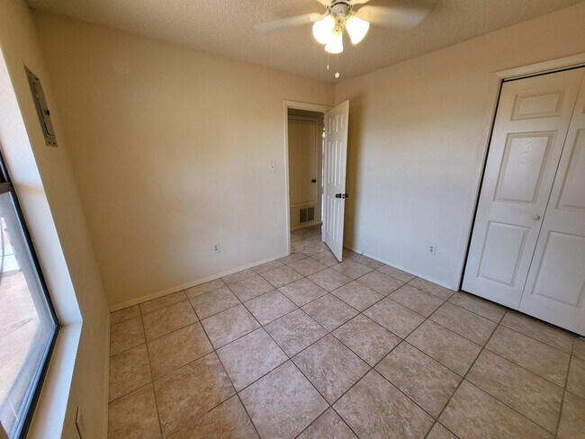 Photo - Quiet 2 Bed Apartment in Established Neighborhood Unit Apt C