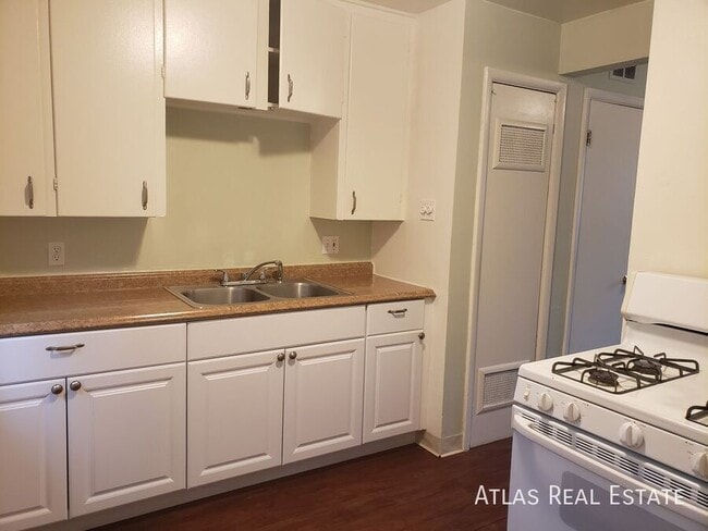 Building Photo - 3759 Wolff St