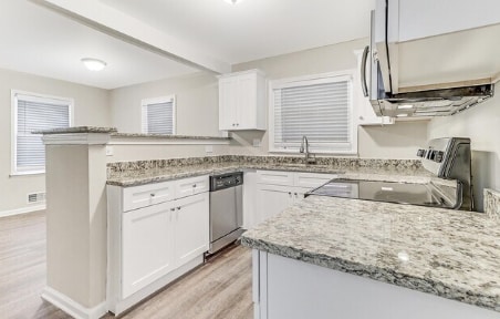 Photo - 245 Bromack Dr SE