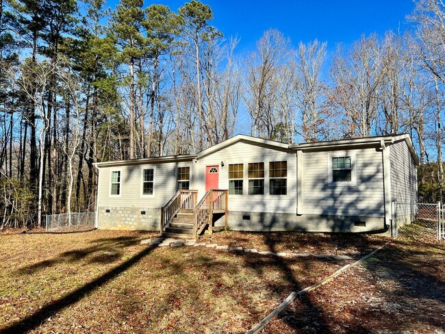 Fully Furnished and Utilities Included! - Fully Furnished and Utilities Included! House