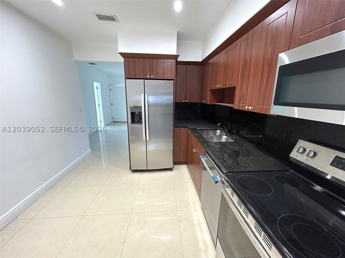 Photo - 1530 NE 110th St Unit FRONT