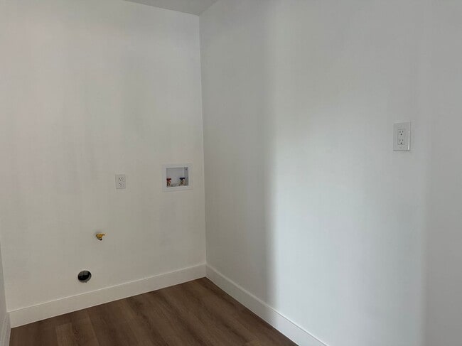 Photo - 4051 Howard Ave