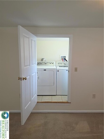 Photo - 822 Main St Unit 2 upstairs
