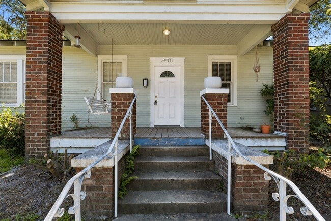 Photo - 431 E 50th St