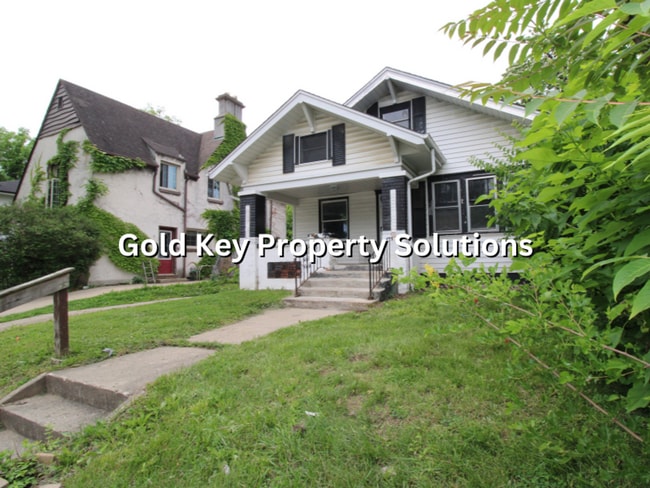 Photo - Spacious 3 BR 1 BA House with Dining Room and Fenced Backyard. (SECTION 8 APPROVED)