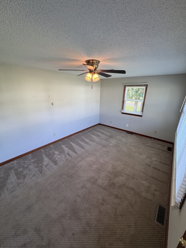 Photo - 301 Willow St