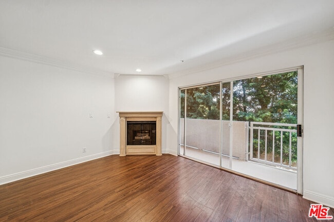 Photo - 1508 Greenfield Ave Unit 106