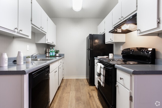 2BR, 1BA - Atherton Renovated