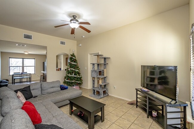 Photo - 5819 St Sylvia Loop