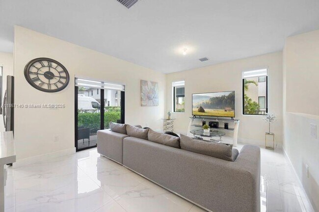 Photo - 4712 NW 83rd Ave