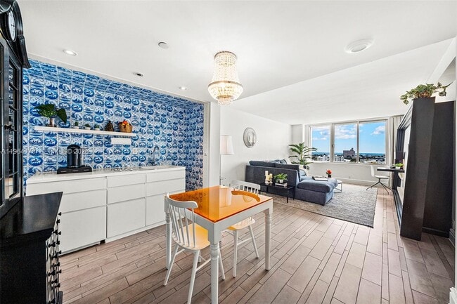 Photo - 1100 West Ave Unit 1123