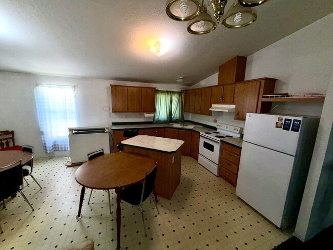 Photo - 307 N Empire Blvd