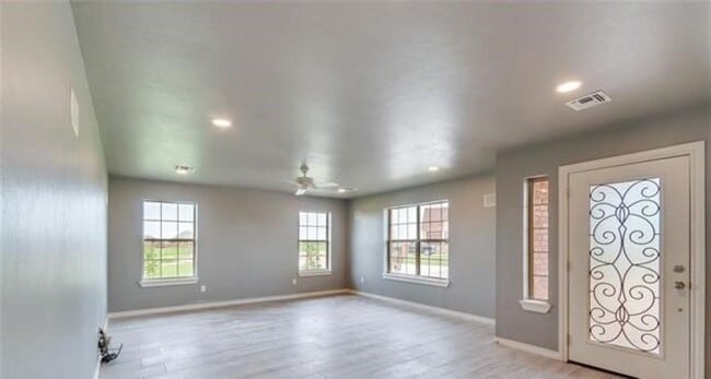 Photo - 640 SW Dani Ann Ln